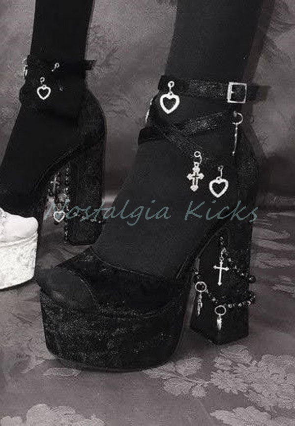 Street Fashion Dress - Sandal Platform Hak Tinggi Beludru Hitam