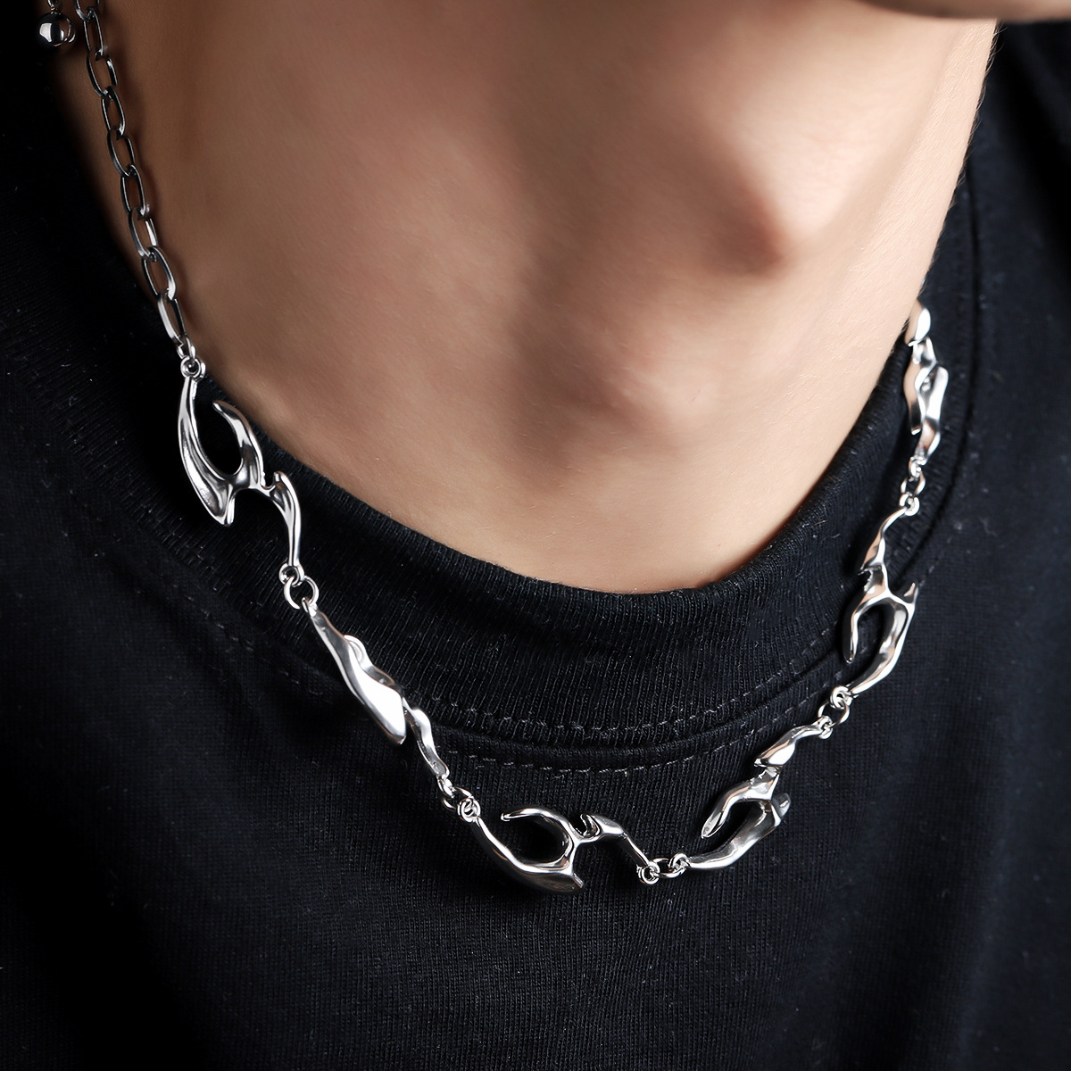Street Fashion Trends 2025 - Kalung logam bentuk tidak beraturan, Kalung