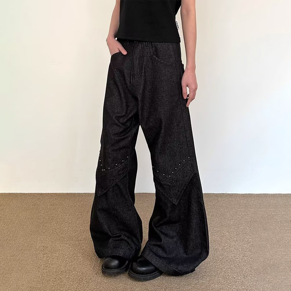 Street Fashion Trends 2025 - Jeans Menyala Lurus Pria Baru Musim