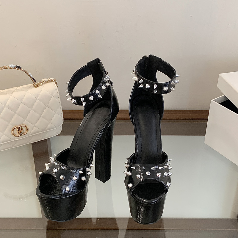 Sandal Platform Wanita dengan  - Street Fashion Dress ulasan dan harga