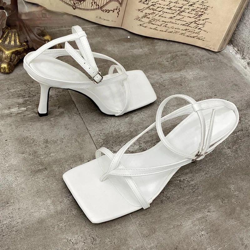 Sandal Gladiator Hak Tinggi Mu - Street Fashion Look ulasan dan harga