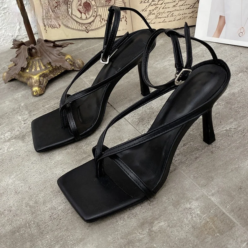 Sandal Gladiator Hak Tinggi Mu - Street Fashion Look ulasan dan harga